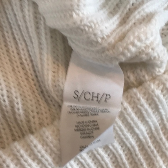 Cabi V-Neck Cable Sweater- Small - Picture 6 of 7